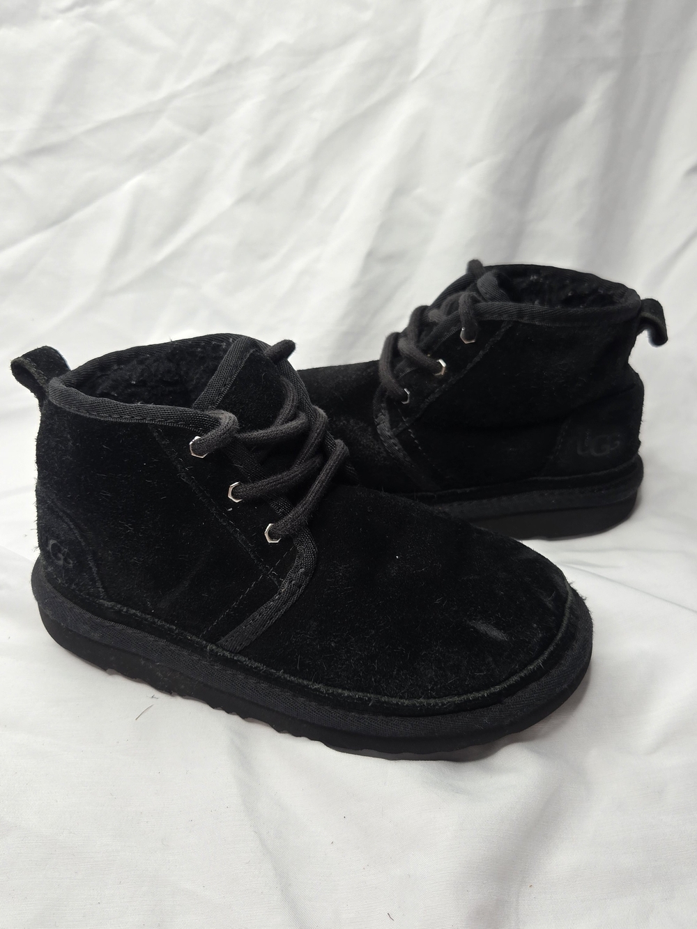 UGG Neumel II Kids Boots Size 1 Black Suede Shearling Lined Chukka 1017320K